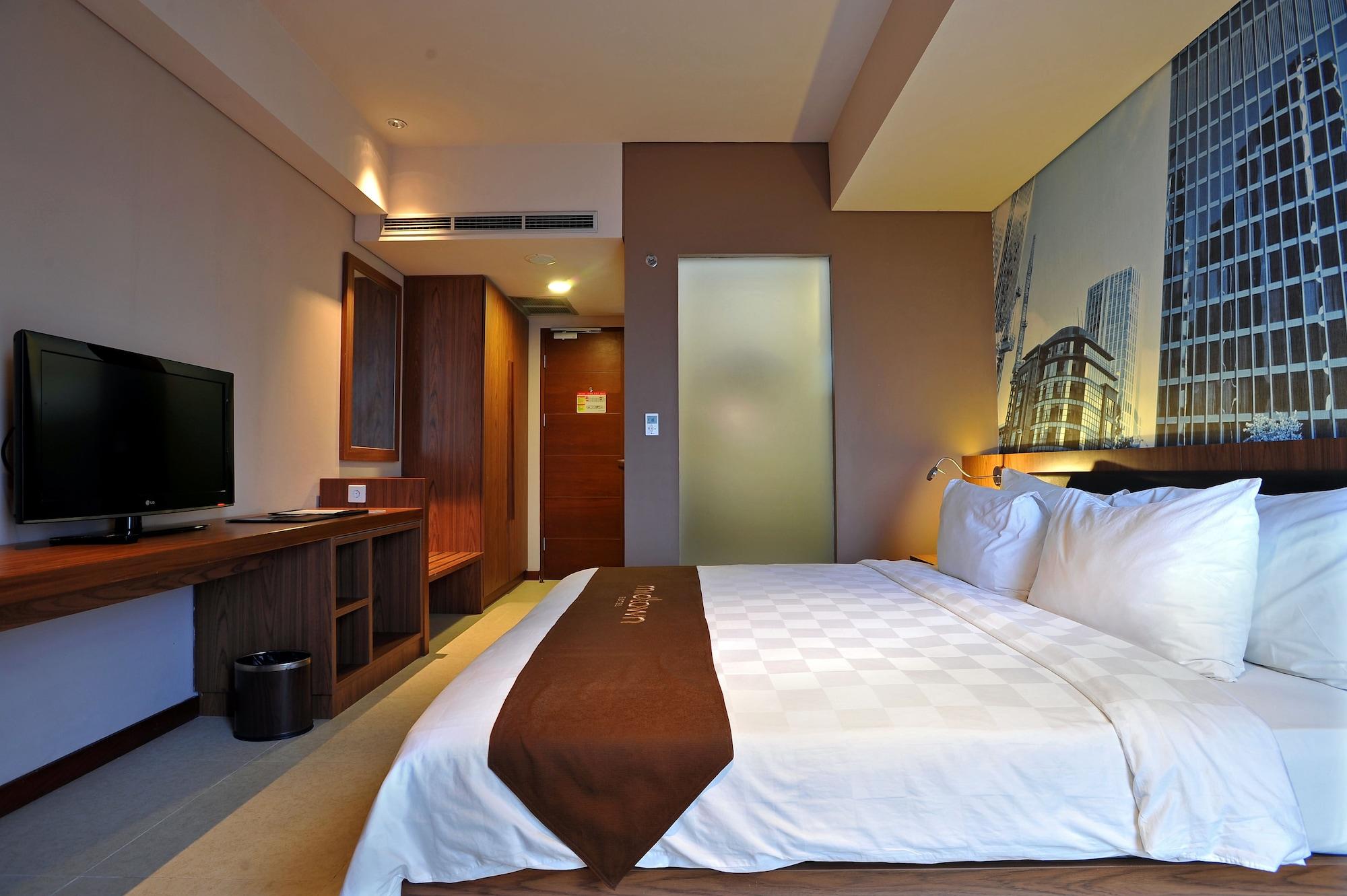 Midtown Hotel Surabaia Exterior foto