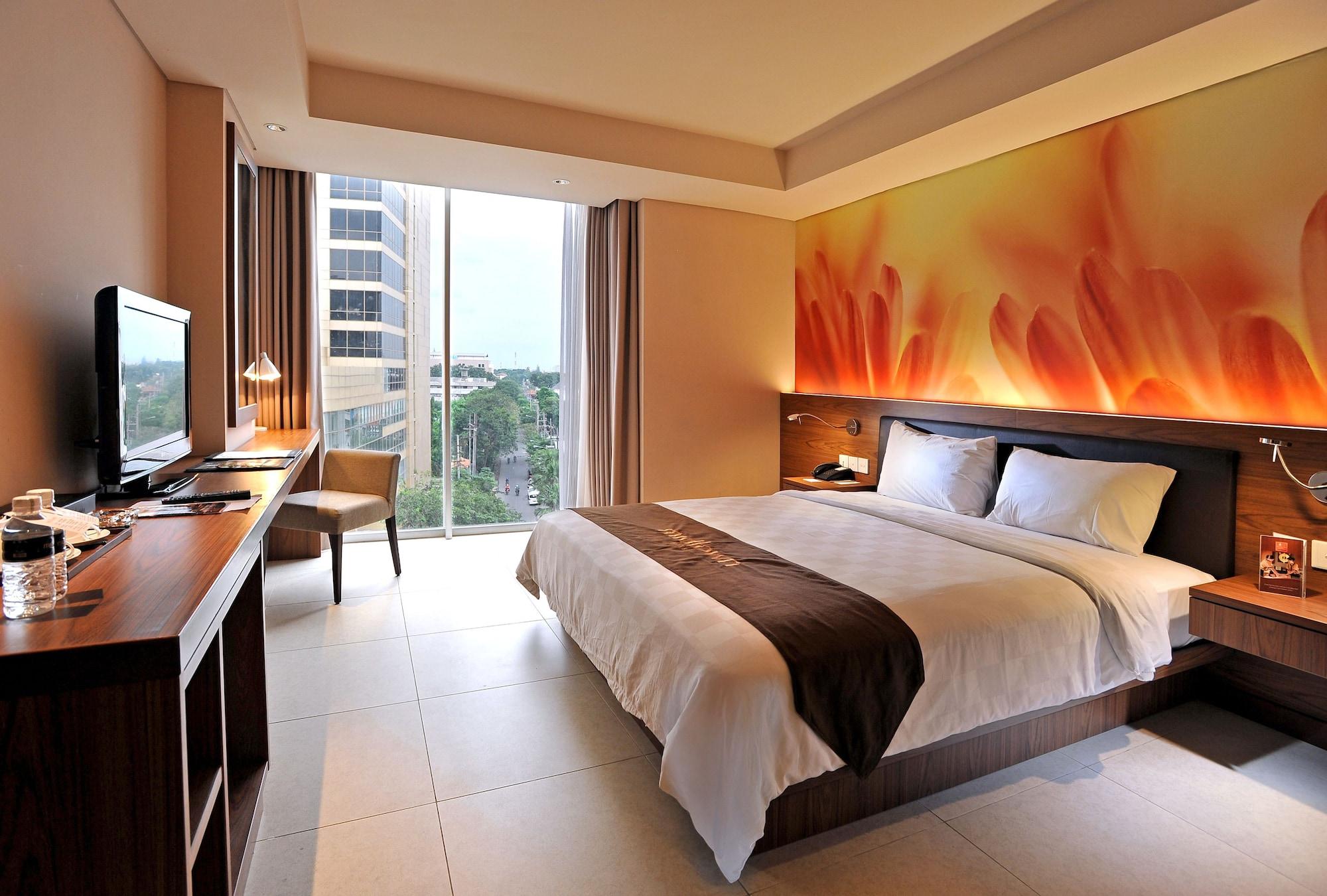Midtown Hotel Surabaia Exterior foto