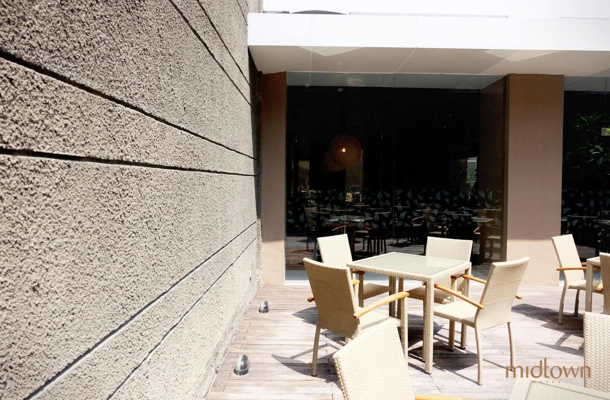 Midtown Hotel Surabaia Exterior foto