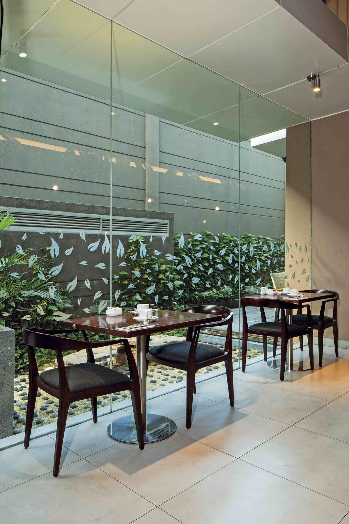 Midtown Hotel Surabaia Exterior foto