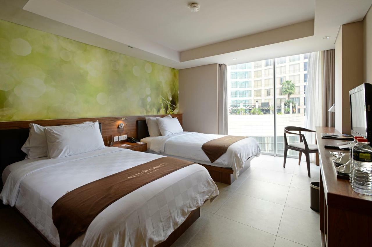 Midtown Hotel Surabaia Exterior foto